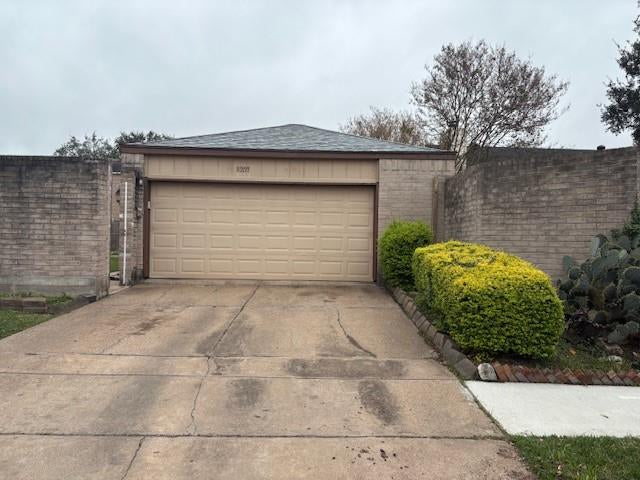 8207 Twin Tree Lane, Houston TX, 77071 - 3 Beds - 2 Baths - 1,256 sqft