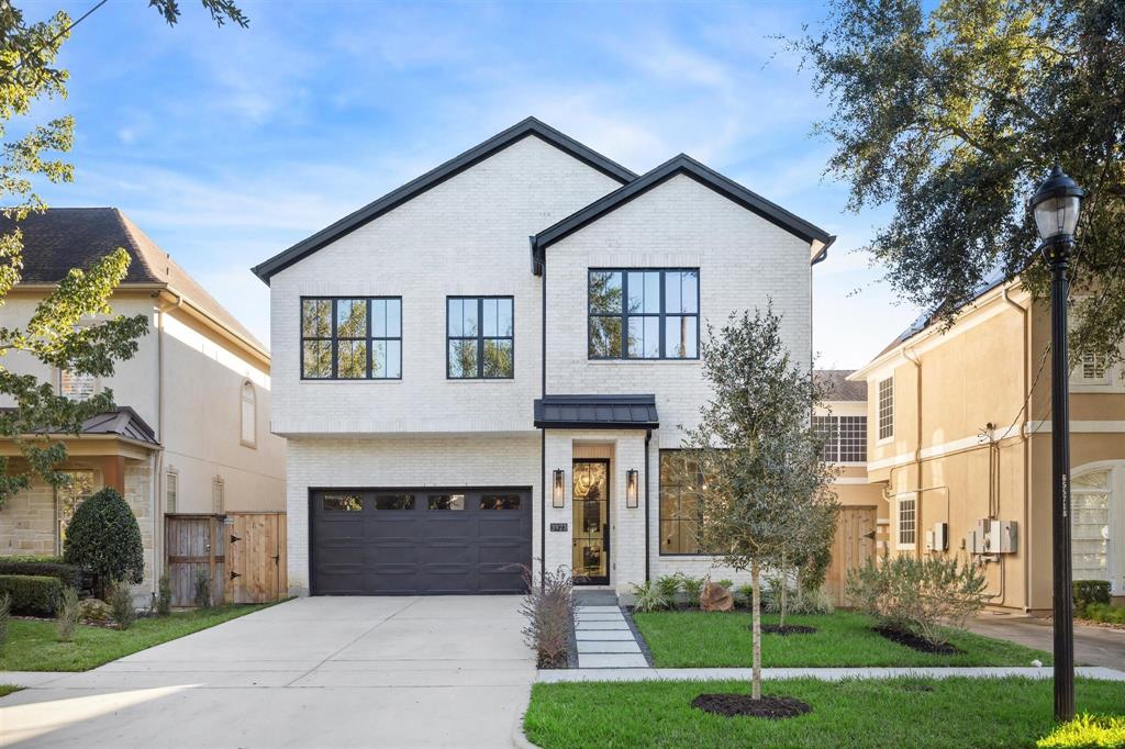 3923 Villanova Street, Houston TX, 77005 - 4 Beds - 5 Baths - 3,488 sqft