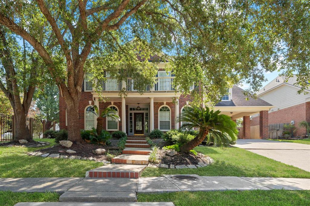 4319 Oak Forest Drive, Missouri City TX, 77459 - 4 Beds - 4 Baths - 3,926 sqft