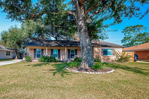 5258 Willowbend Boulevard, Houston TX, 77096 - 3 Beds - 2 Baths - 2,199 sqft