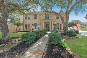 5807 Summer Oak Court, Spring TX, 77379 - 5 Beds - 4 Baths - 3,518 sqft