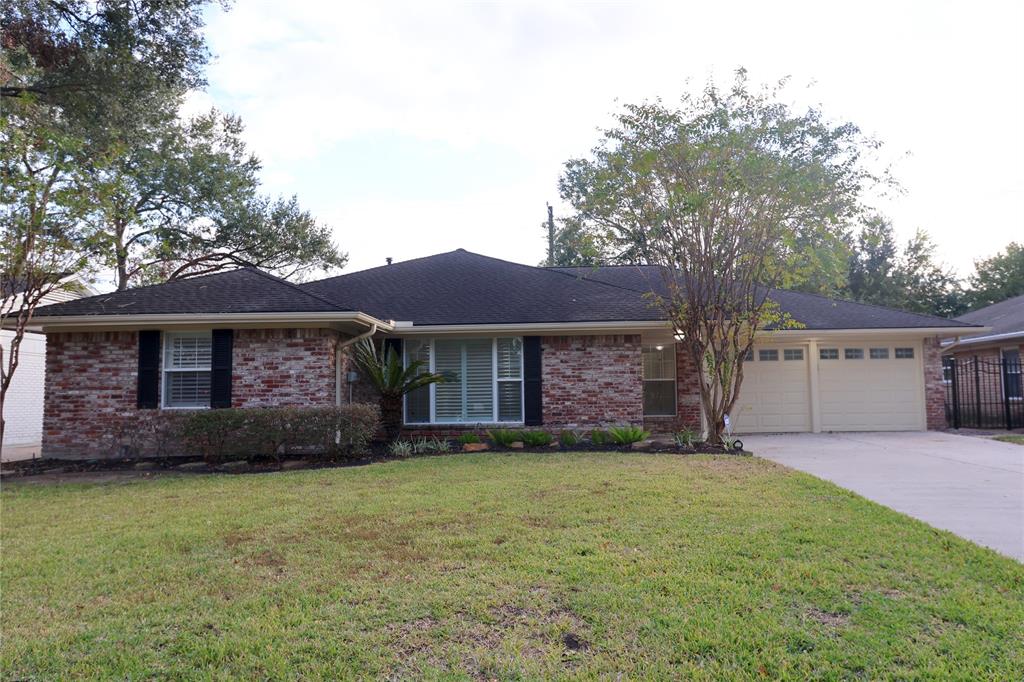 4839 Mcdermed Drive, Houston TX, 77035 - 3 Beds - 2 Baths - 2,313 sqft