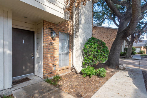 6201 Beverlyhill Street # 30, Houston TX, 77057 - 2 Beds - 3 Baths - 1,228 sqft