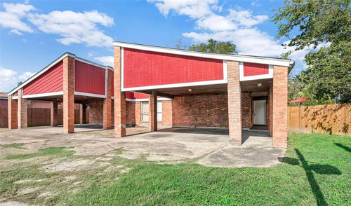 8002 Beechnut Street, Houston TX, 77036 - 6 Beds - 4 Baths - 3,237 sqft