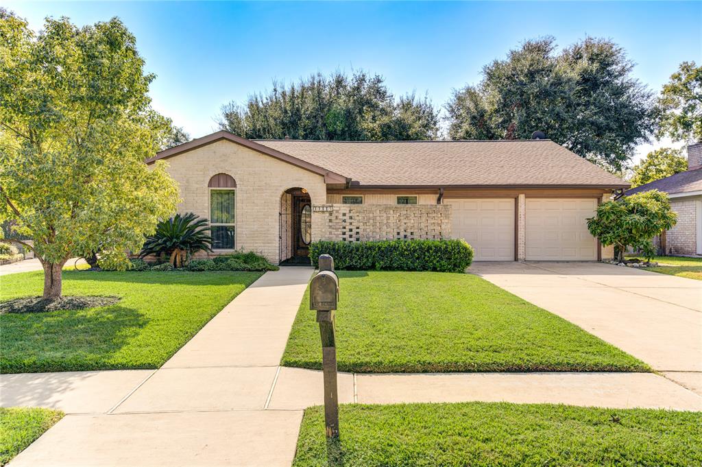 12119 Scottsdale Drive, Meadows Place TX, 77477 - 4 Beds - 2 Baths - 2,108 sqft