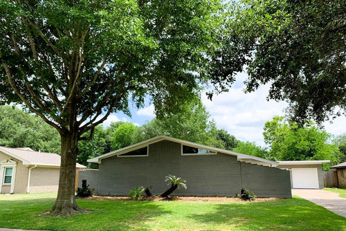 7907 Braesview Lane, Houston TX, 77071 - 4 Beds - 2 Baths - 2,133 sqft