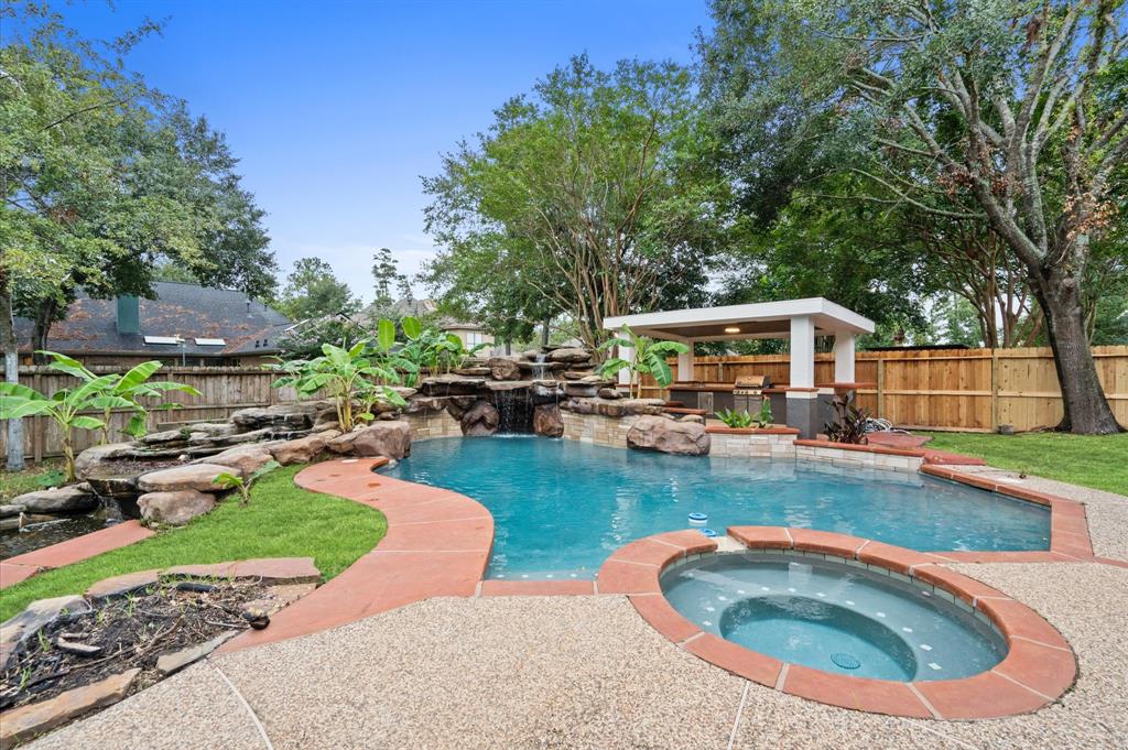 6611 Etchstone Drive, Spring TX, 77389 - 4 Beds - 4 Baths - 2,983 sqft