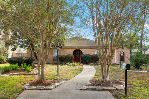 211 Magic Oaks Drive, Spring TX, 77388 - 3 Beds - 2 Baths - 2,256 sqft