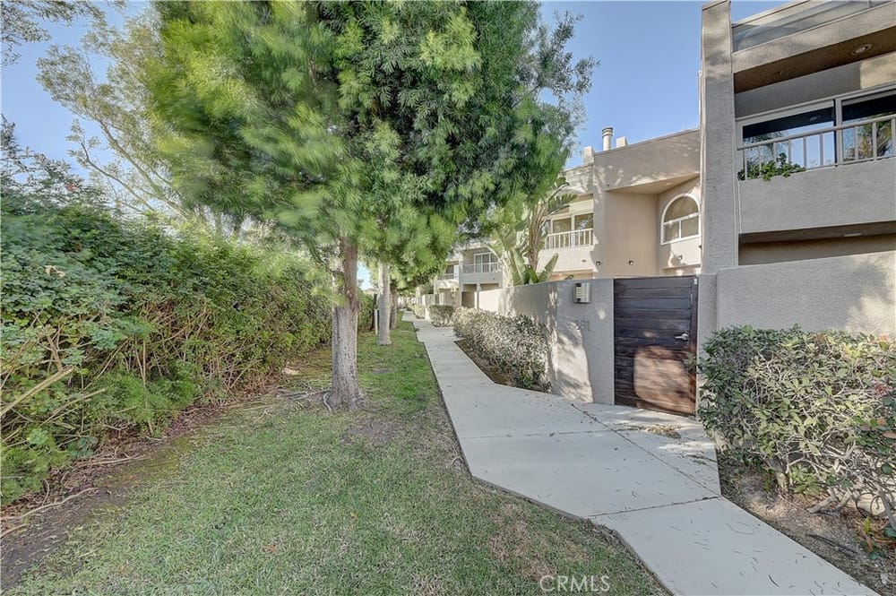 381 Bay View Terrace, Costa Mesa, CA 92627 - 3 Beds - 3 Baths - 2,018 sq ft