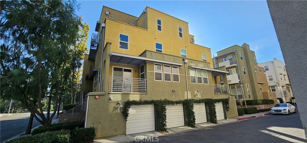 640 E Jeanette Lane, Santa Ana, CA 92705 - 3 Beds - 3 Baths - 2,175 sq ft