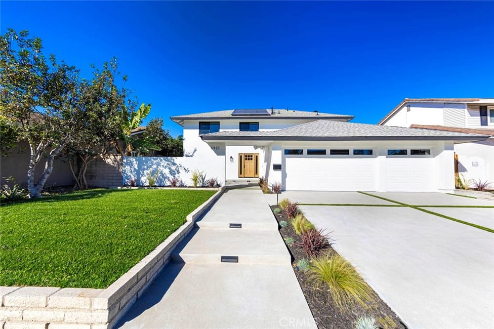 6921 Vista Del Sol Drive, Huntington Beach, CA 92647 - 5 Beds - 3 Baths - 2,520 sq ft