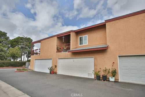 3900 W Hazard Avenue #B, Santa Ana, CA 92703 - 2 Beds - 3 Baths - 1,046 sq ft