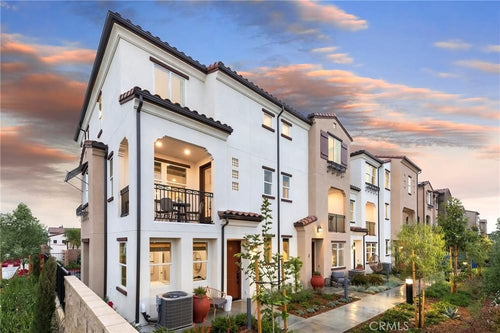 2209 W. Orange #8, Anaheim, CA 92804 - 3 Beds - 4 Baths - 1,734 sq ft