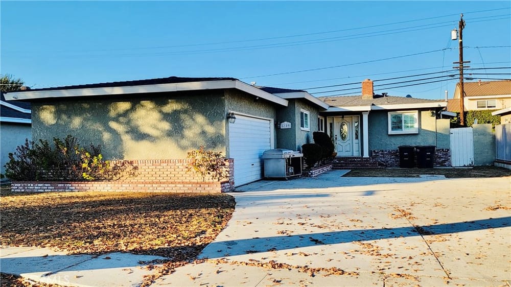 6109 Droxford Street, Lakewood, CA 90713 - 4 Beds - 2 Baths - 1,705 sq ft