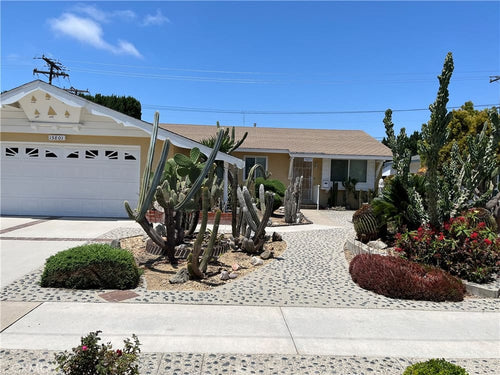 15801 Carrie Lane, Huntington Beach, CA 92647 - 3 Beds - 2 Baths - 1,210 sq ft