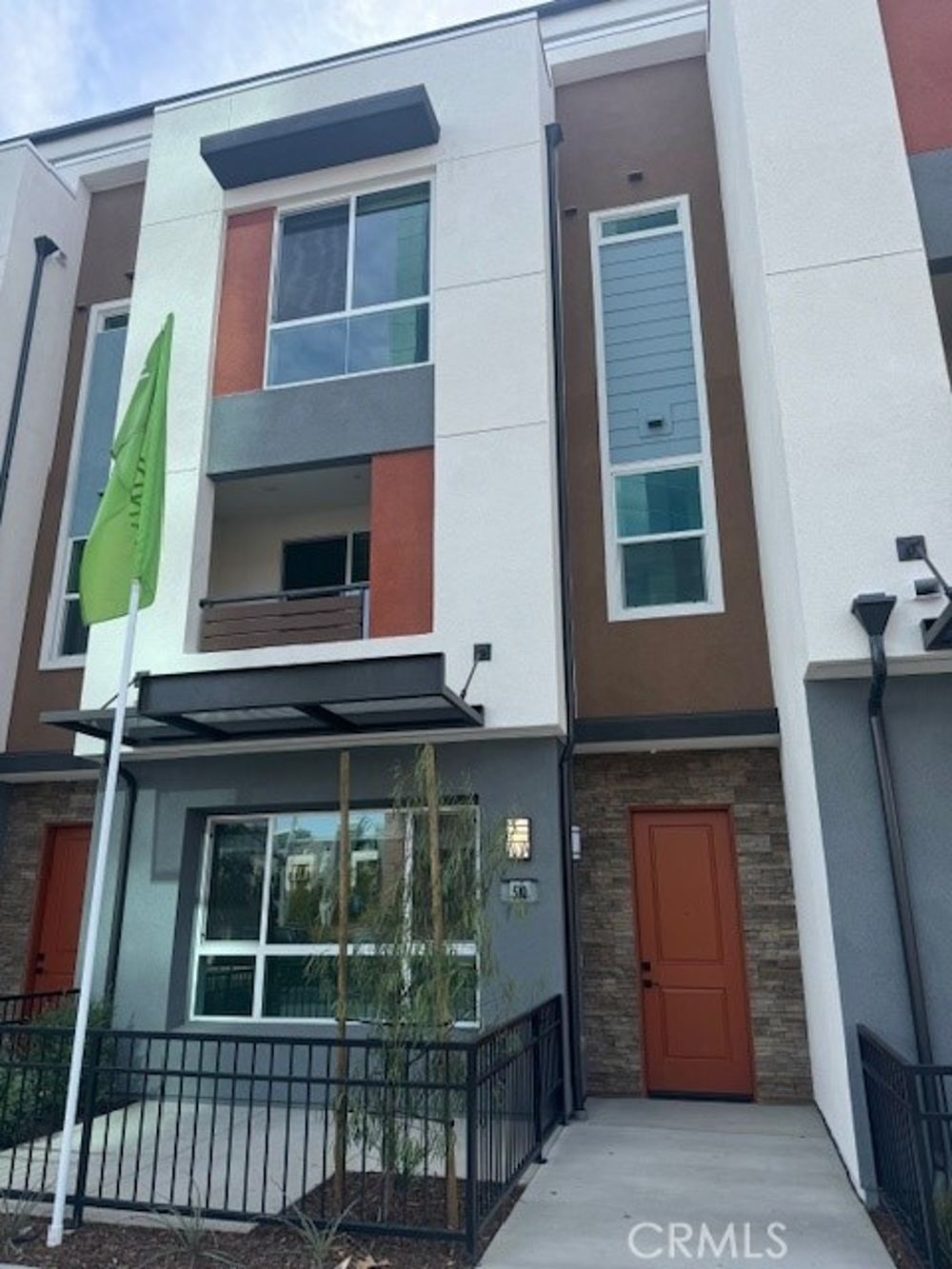 1818 E. 1st Street #520, Santa Ana, CA 92705 - 3 Beds - 4 Baths - 2,206 sq ft