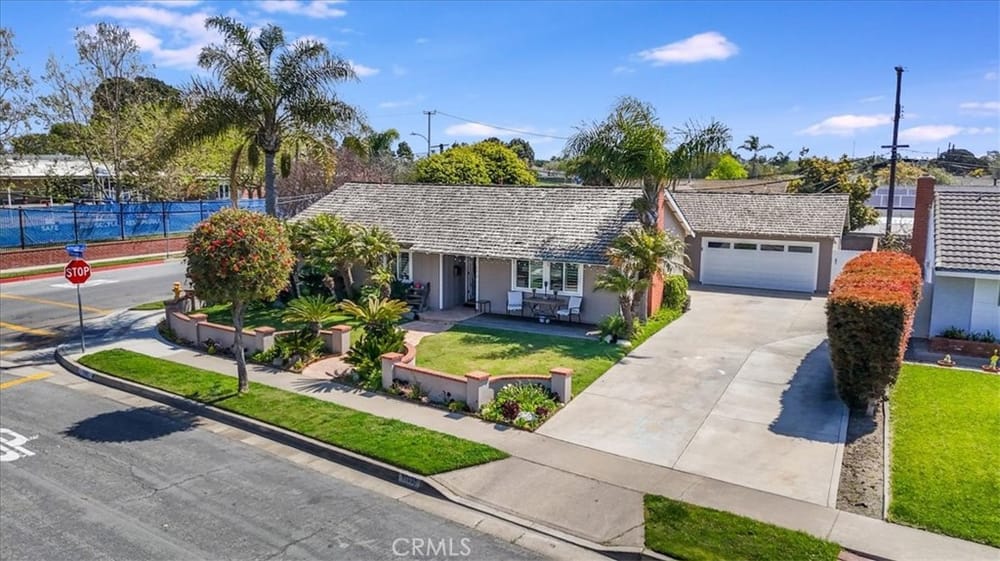 17692 Flintstone Lane, Huntington Beach, CA 92647 - 5 Beds - 2 Baths - 1,844 sq ft