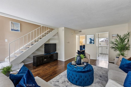 85 Oval Road #3, Irvine, CA 92604 - 2 Beds - 2 Baths - 1,078 sq ft