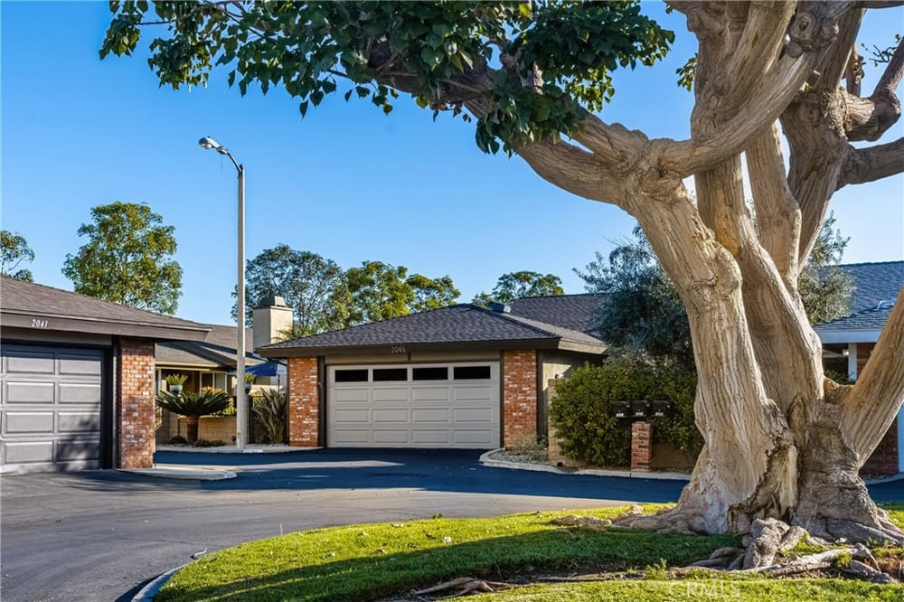 2045 Barclay Court, Santa Ana, CA 92701 - 2 Beds - 2 Baths - 1,134 sq ft