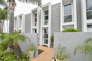 3957 Warner Avenue, Huntington Beach, CA 92649 - 2 Beds - 2 Baths - 1,258 sq ft