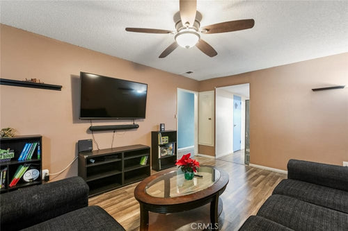 630 S Knott Avenue #5, Anaheim, CA 92804 - 2 Beds - 2 Baths - 975 sq ft